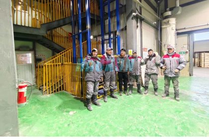 imgi_48_Russian-freight-elevator-engineers-provide-on-site-technical-support